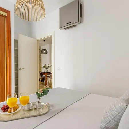 Apartment Living4malaga Ollerias Centre Malaga