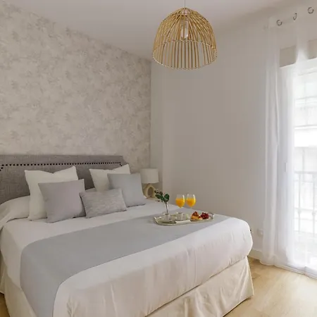 Apartment Living4malaga Ollerias Centre *