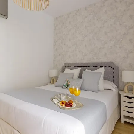 Apartment Living4malaga Ollerias Centre Malaga